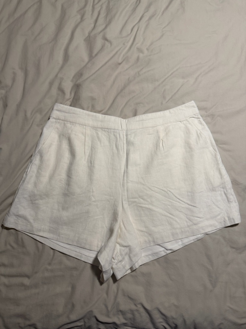 Abercrombie & Fitch White High-Waist Linen-Blend Shorts